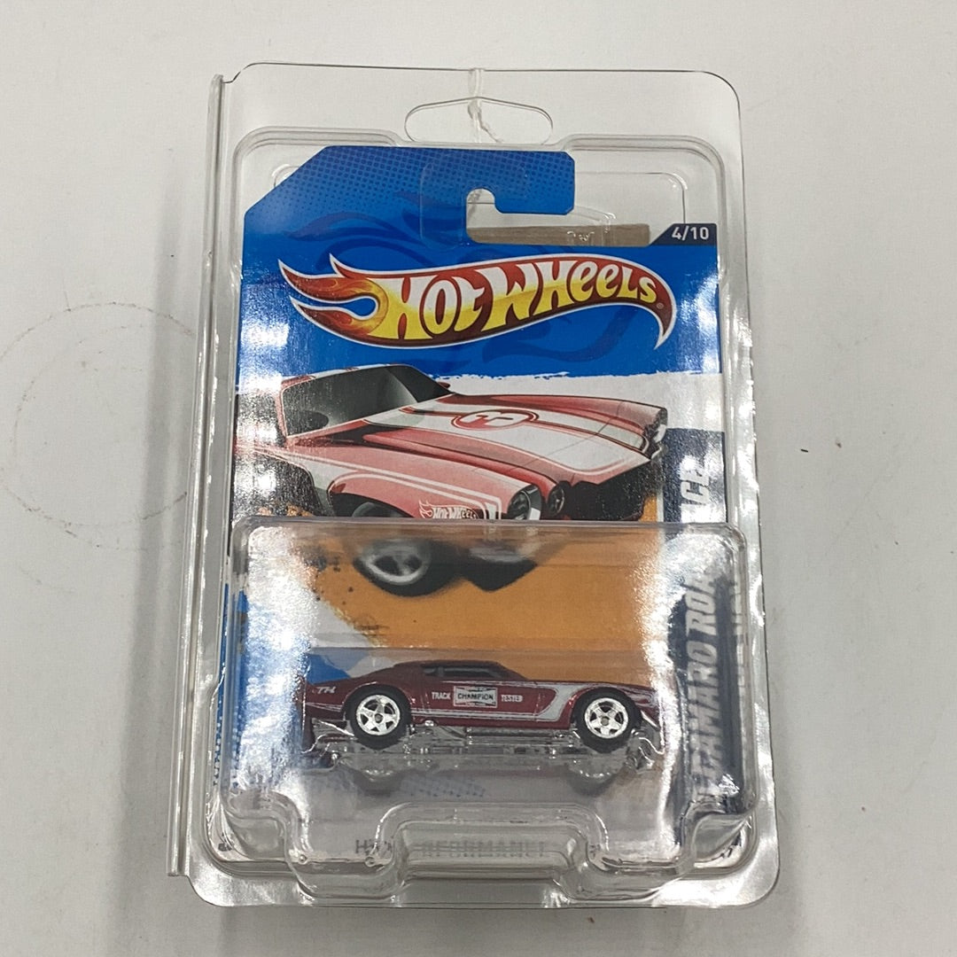 2012 hot wheels super treasure hunt #144 70 Camaro Road race W/Protector