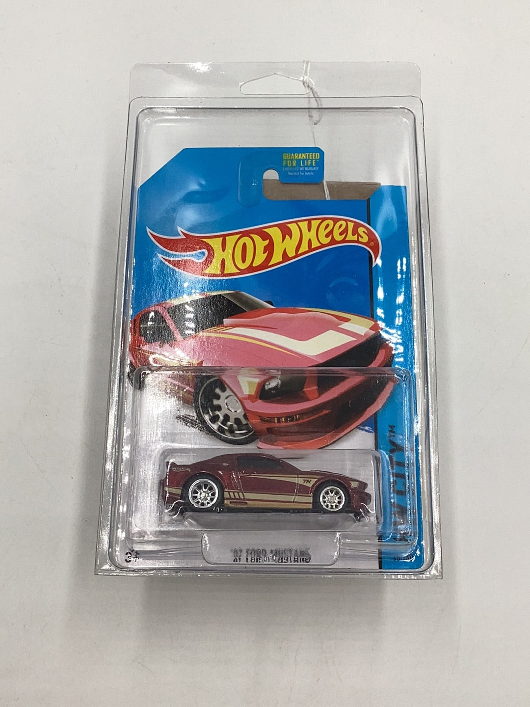2014 hot wheels super treasure hunt #95 07 Ford Mustang W/Protector