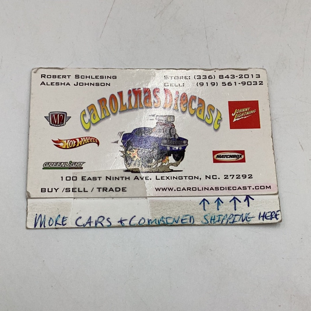 M2 Machines 1/24 VW Microbus Deluxe USA Model chase R105