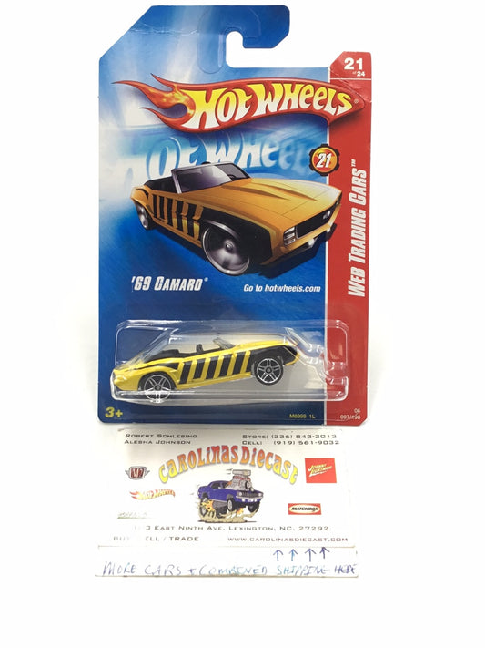 2008 Hot wheels #97 69 Camaro (Bad Card) DD9