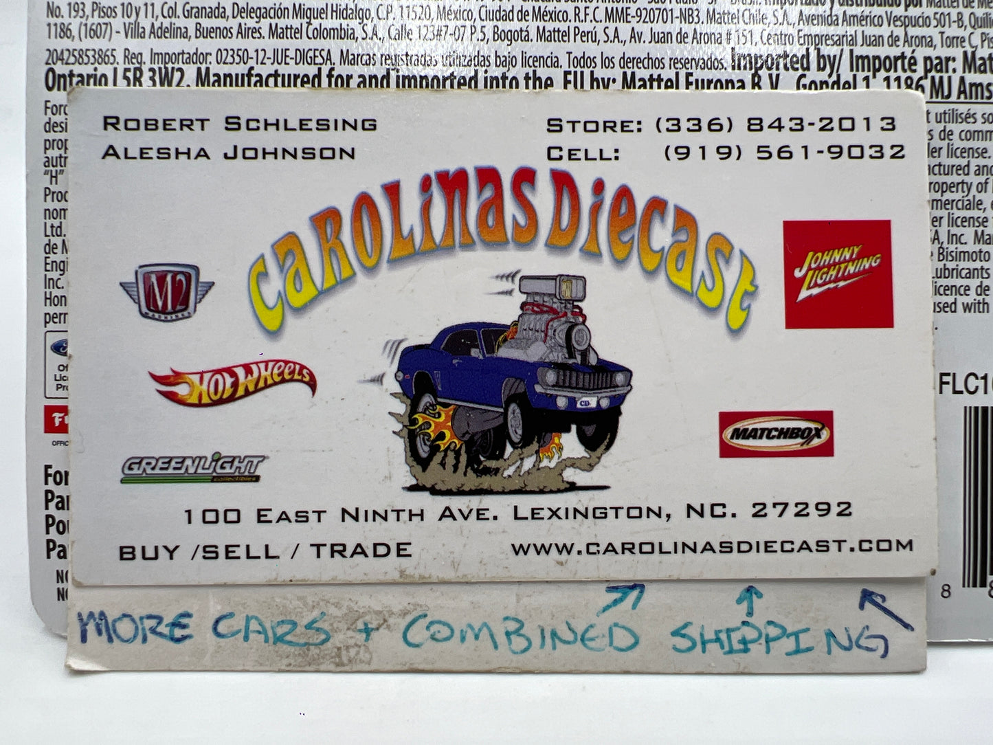 Hot Wheels Premium Cargo Carriers #4 Nissan C10 Skyline Wagon Light Green