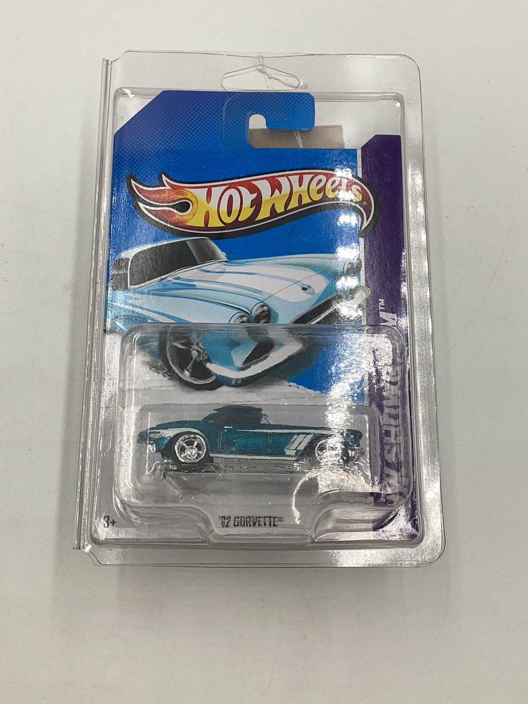 2013 hot wheels super treasure hunt #207 62 Corvette W/Protector