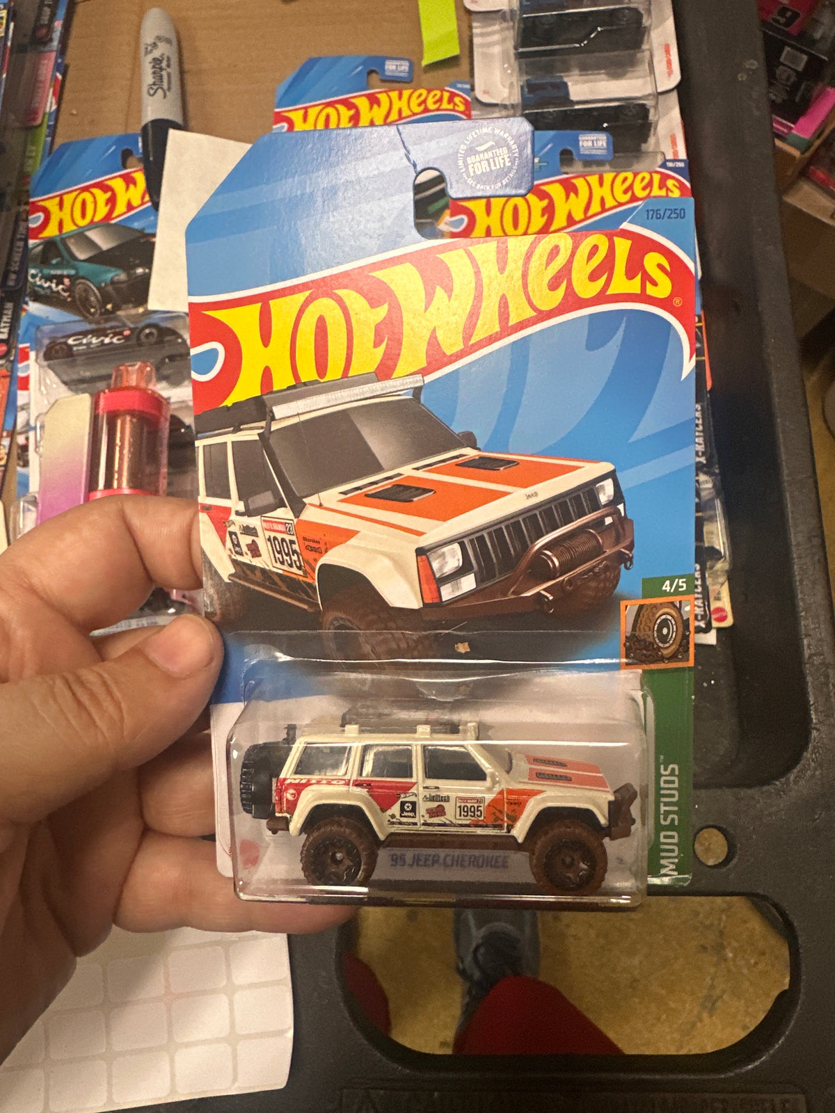 2023 Hot Wheels J case treasure hunt #176 95 Jeep Cherokee see description 276C