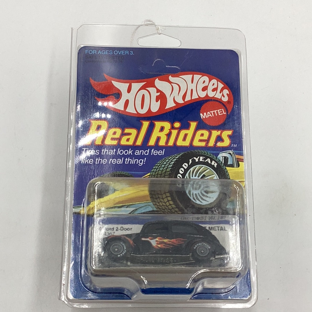 Hot Wheels Real Riders 40 Ford 2-door with protector