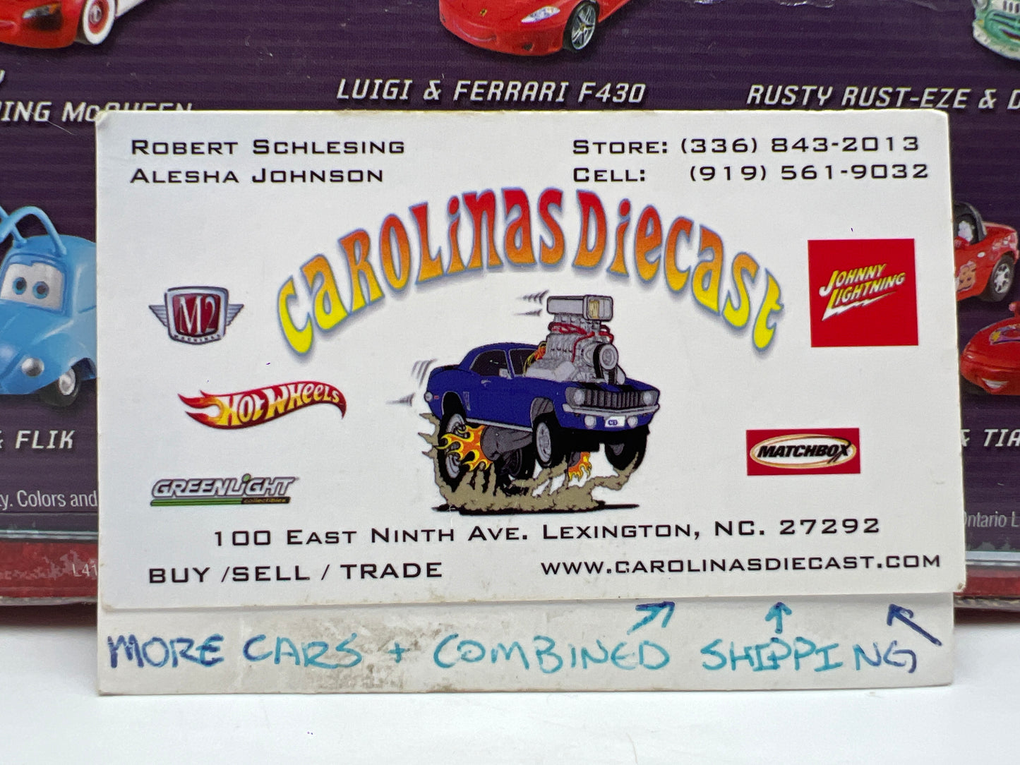 Disney Pixar The World Of Cars 2 Pack Movie Moments Mr The King & Mrs The King