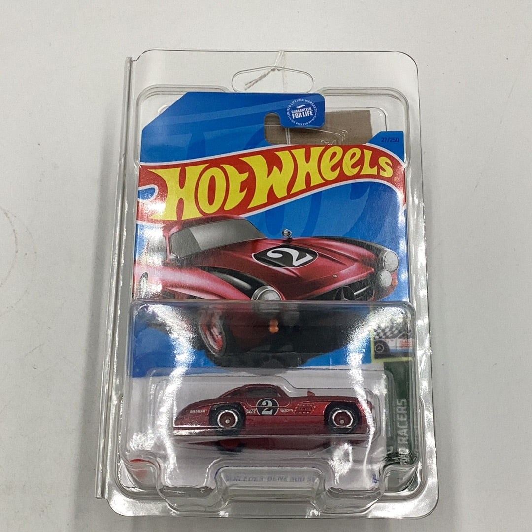 2023 hot wheels super treasure hunt Mercedes-Benz 300 SL BAD CARD W/ Protector
