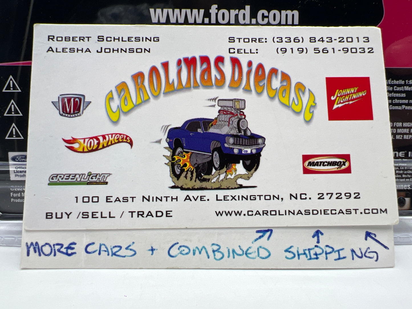 M2 Machines Model-Kit CHASE 1965 Ford Econoline Van Black/Pink R76