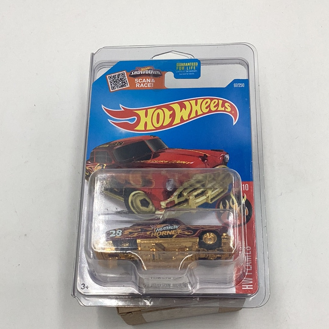 2016 hot wheels super treasure hunt 52 Hudson Hornet W/Protector
