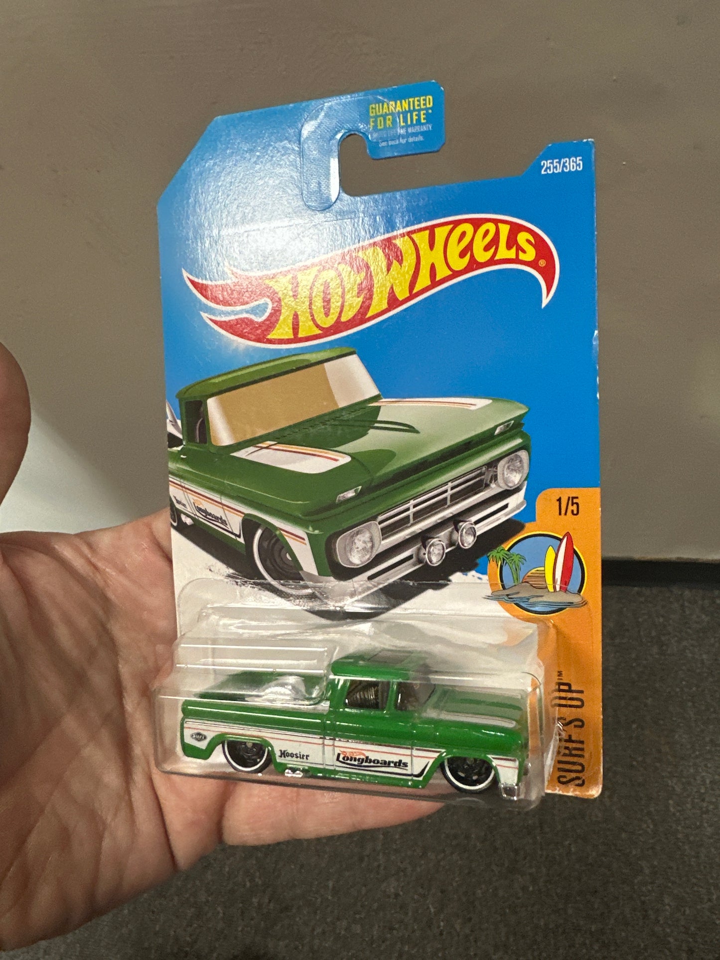 2017 Hot wheels #255 Custom 62 Chevy Pickup Cracked blister 17D