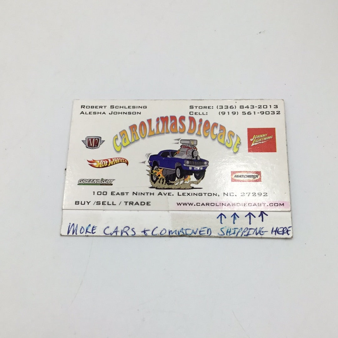 Hot Wheels monster jam Wolverine yellow