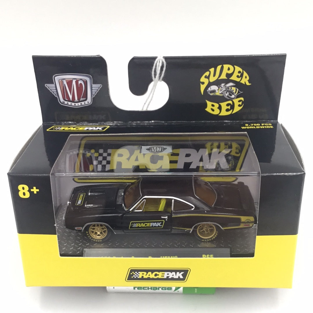 M2 Machines Racepak 1970 Dodge Super Bee Hemi R65