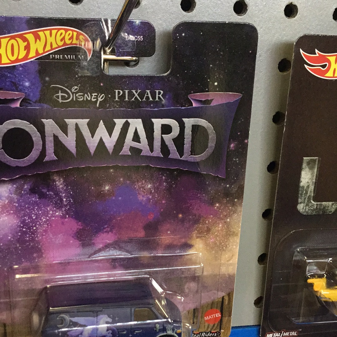 Hot wheels retro entertainment Pixar Onward Guinevere 272A