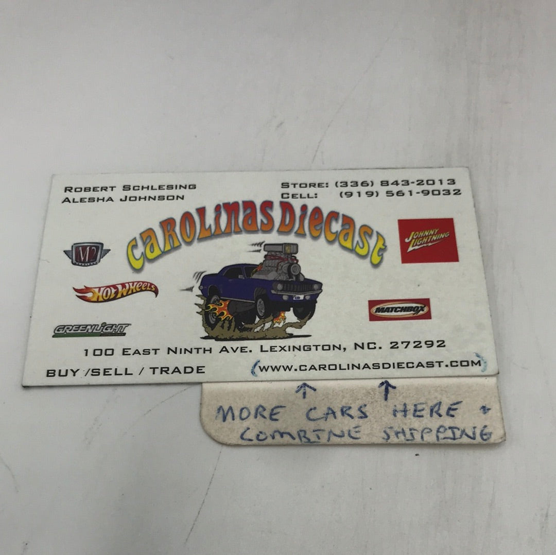 Auto world Muscle Trucks 1985 Chevy Silverado 10 Fleetside dark blue white new casting