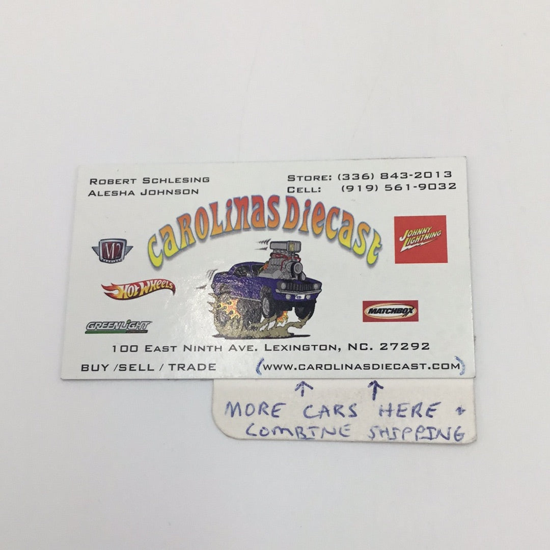 M2 Machines auto-thentics 1965 Ford Econoline Camper Van Maui and sons R67