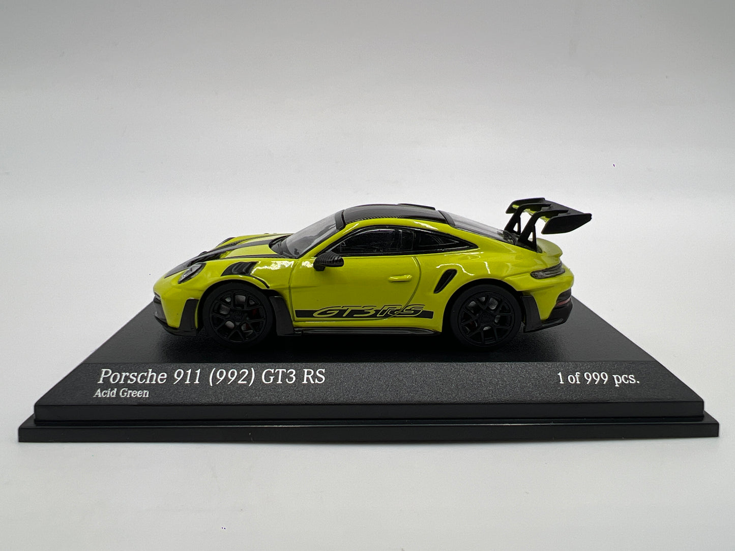 Minichamps 64 x Tarmac Works 1/999 Porsche 911 992 GT3 RS Acid Green