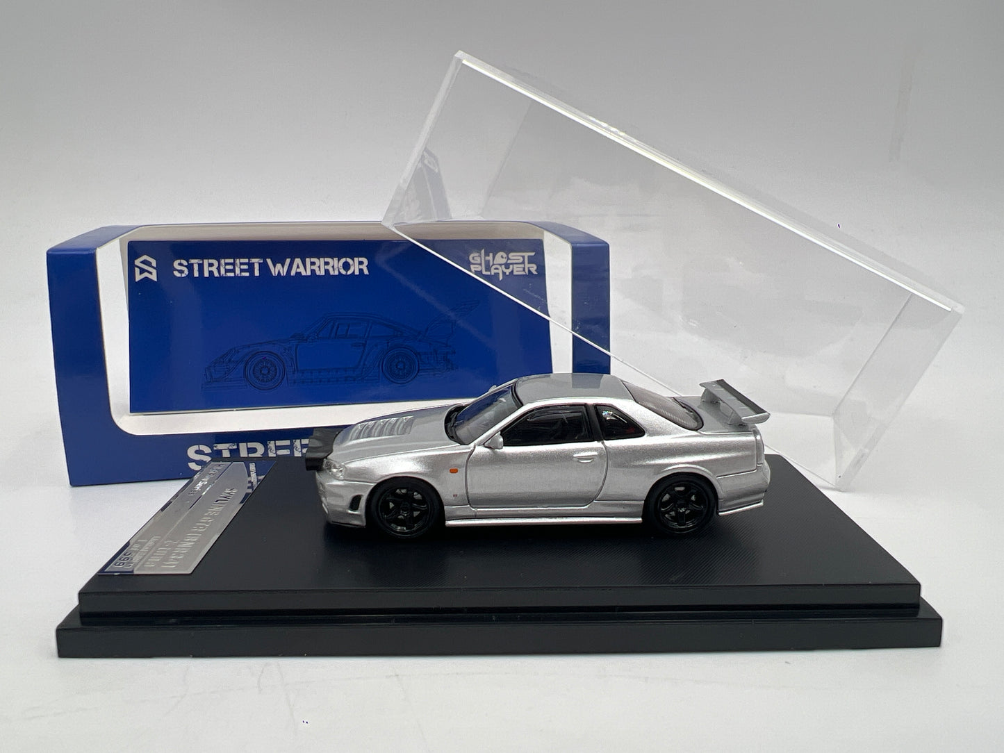Street Warrior x Ghost Player 1/64 1 of 599 Nissan Skyline GTR BNR34 Z-Tune Silver