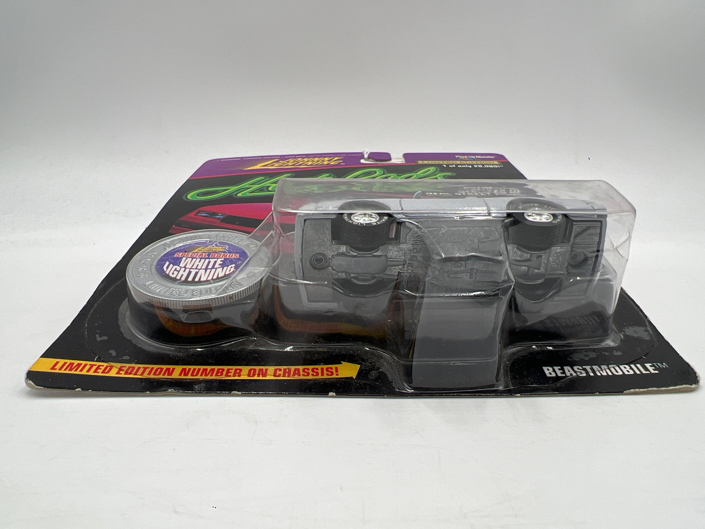 Johnny Lightning White Lightning Chase Hot Rods #71 Beastmobile 87 Monte Carlo White