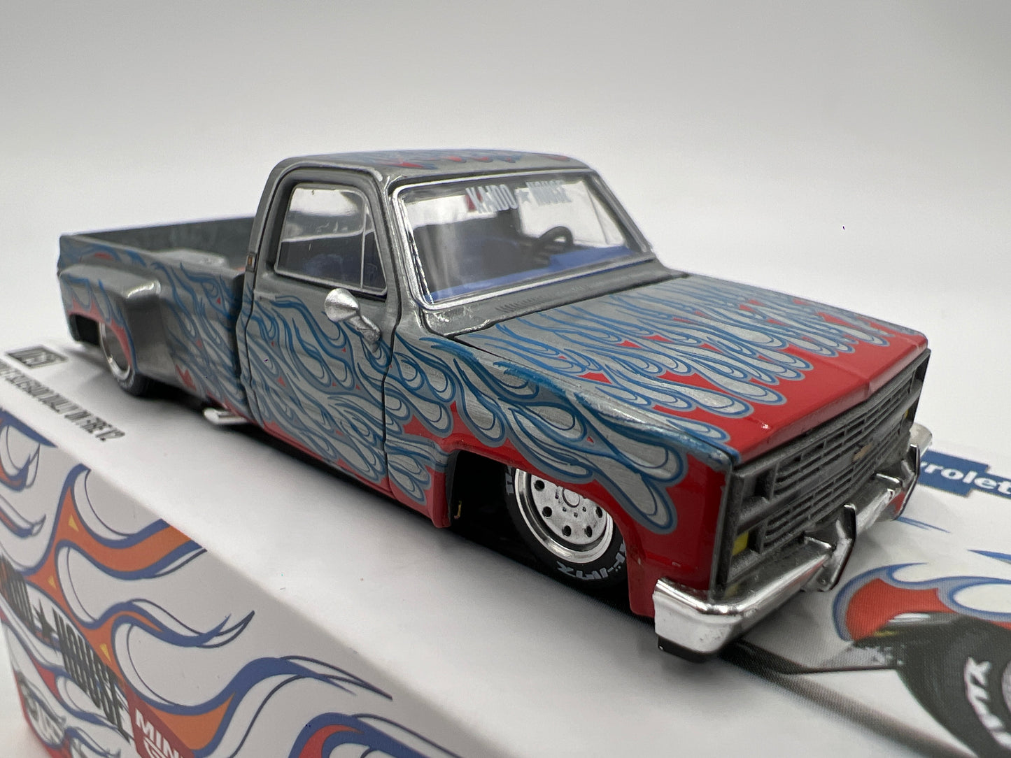 Mini GT x Kaido House #157 CHASE Chevrolet Silverado Dually On Fire V2 White