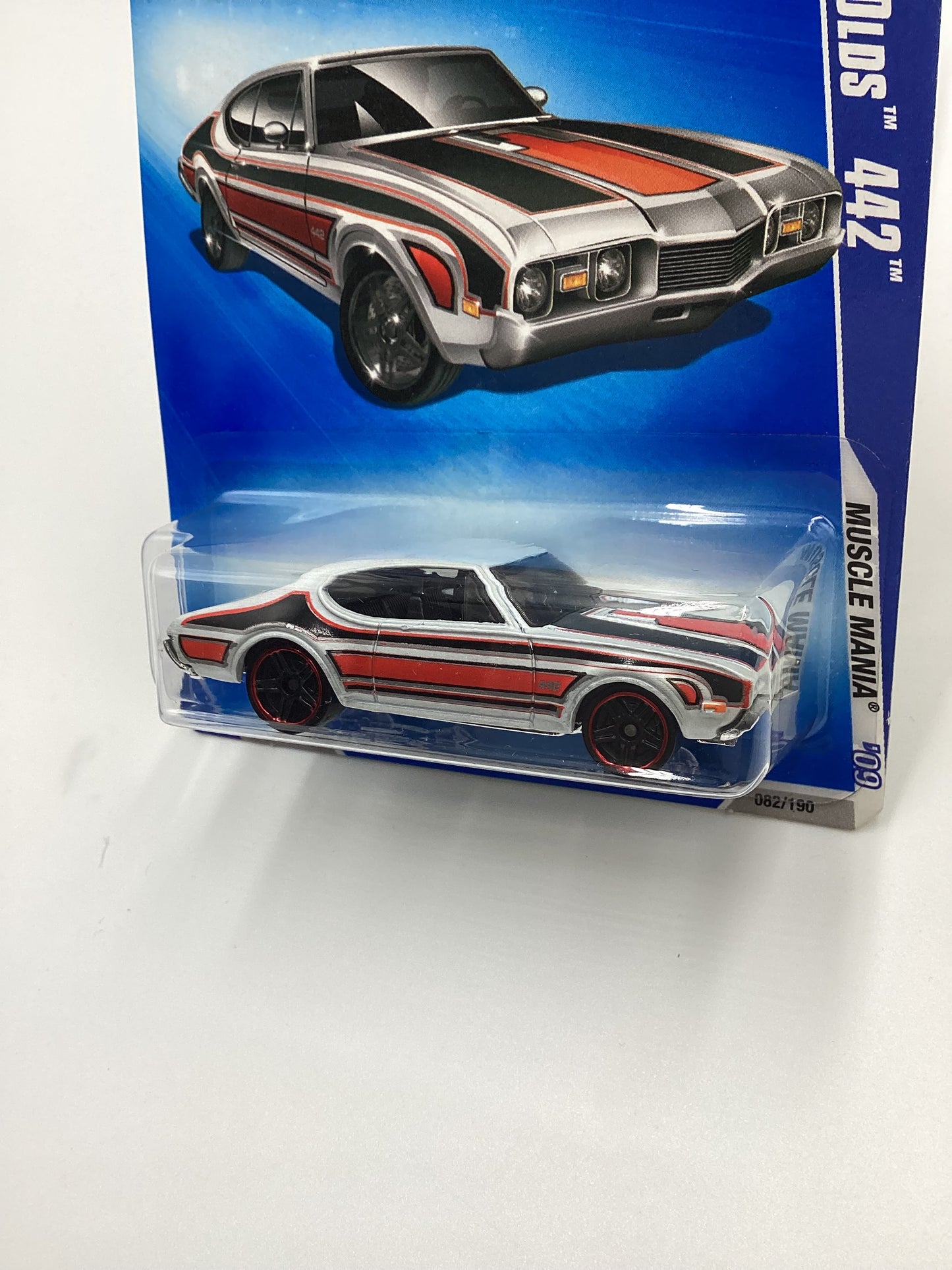 2009 Hot Wheels #082 Olds 442 White/Black/Red
