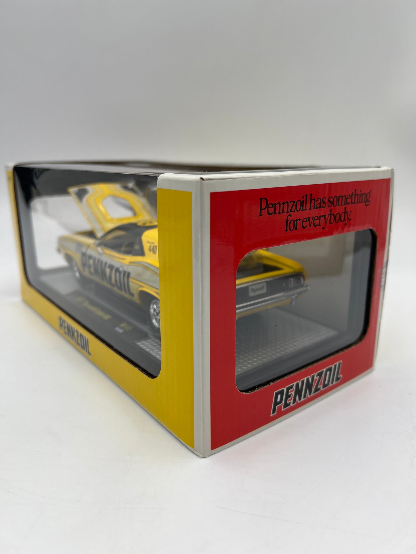 M2 Machines 1/24 Pennzoil 1971 Plymouth Cuda 440 Yellow R117