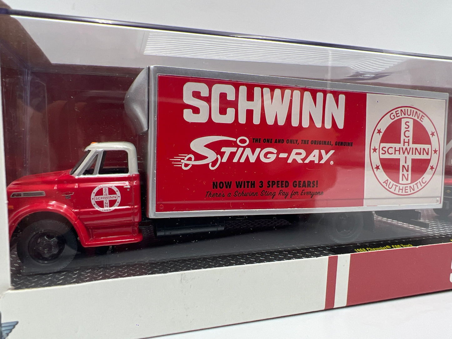 M2 Machines Haulers R68 Schwinn Sting Ray 1968 Chevrolet C60 Truck & 1973 Step Side