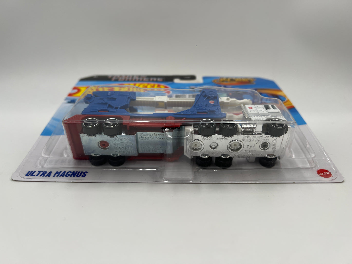 Hot Wheels Track Fleet Transformers Ultra Magnus W/Protector