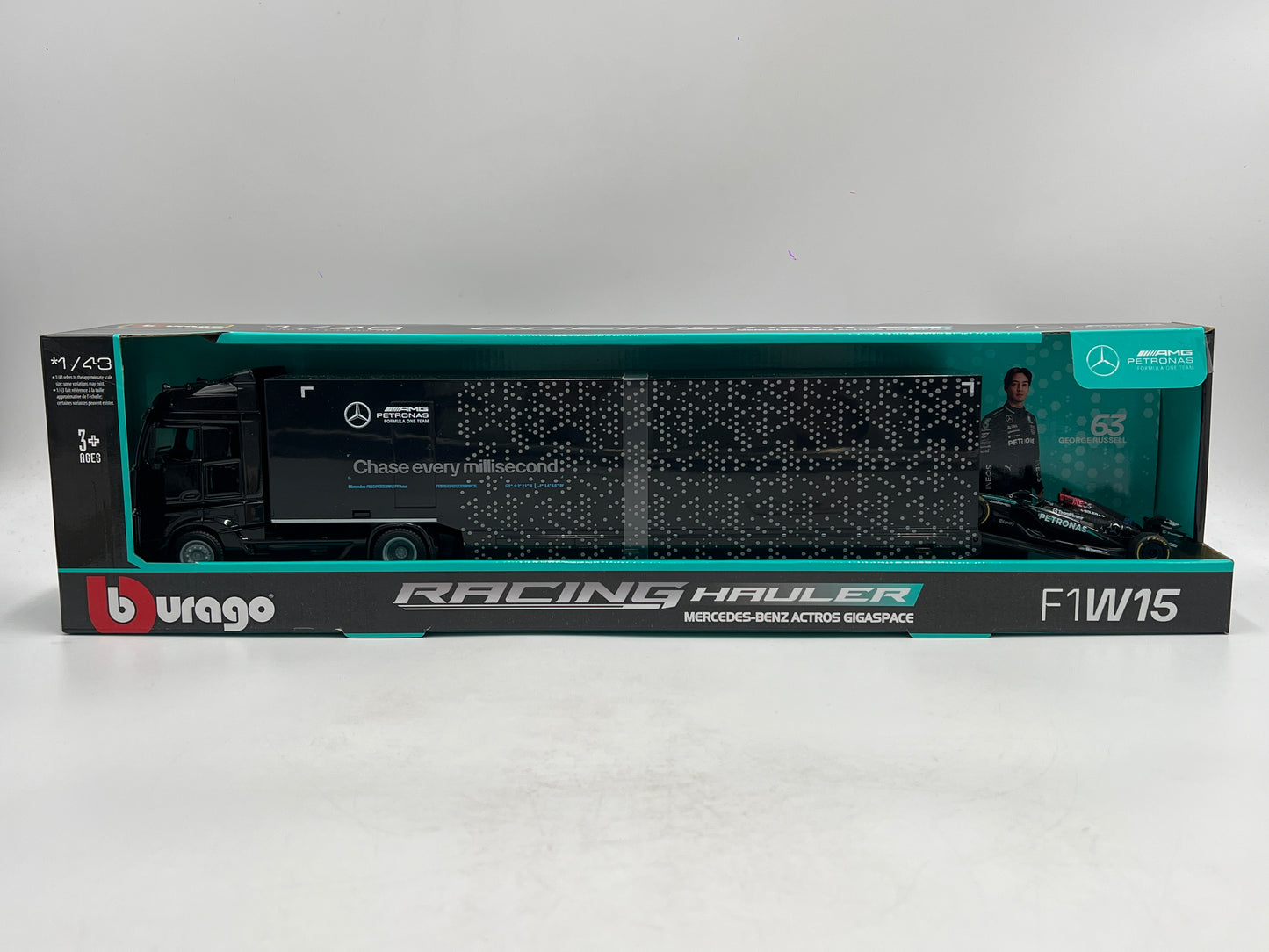 Bburago 1:43 Racing Hauler F1W15 AMG Petronas Mercedes-Benz Actros Gigaspace #63 Formula 1