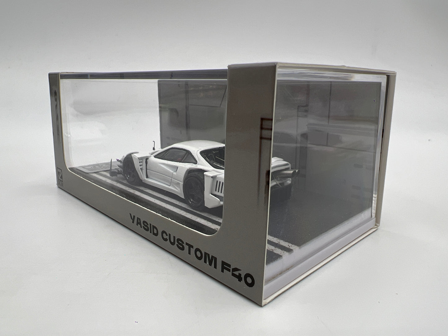DCM 1/64 #12/599 AI.Yasid Custom Ferrari F40 White