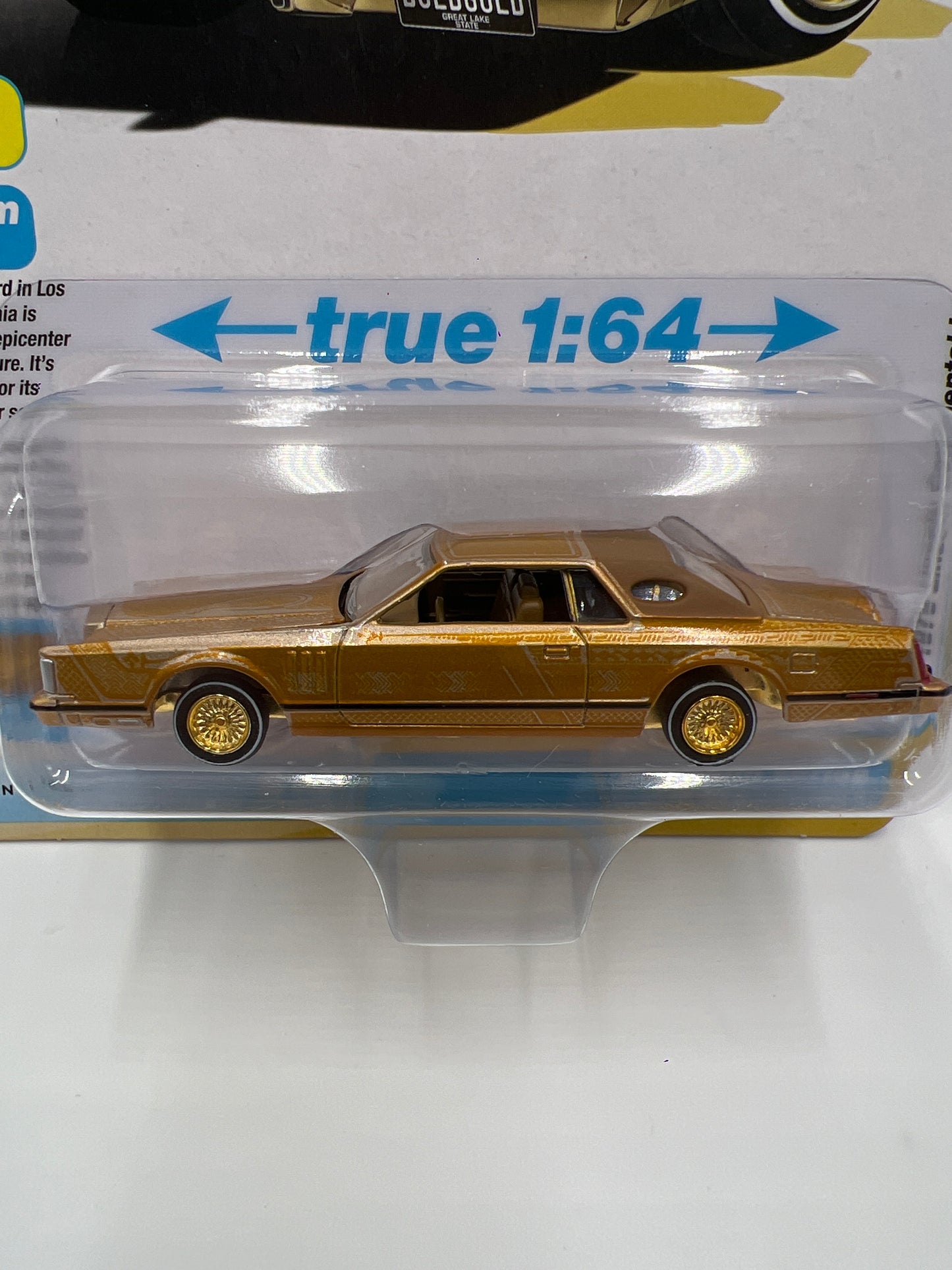 Auto World Luxury Cruisers Release 6 Version B 1979 Lincoln Continental Lowrider Gold 184C