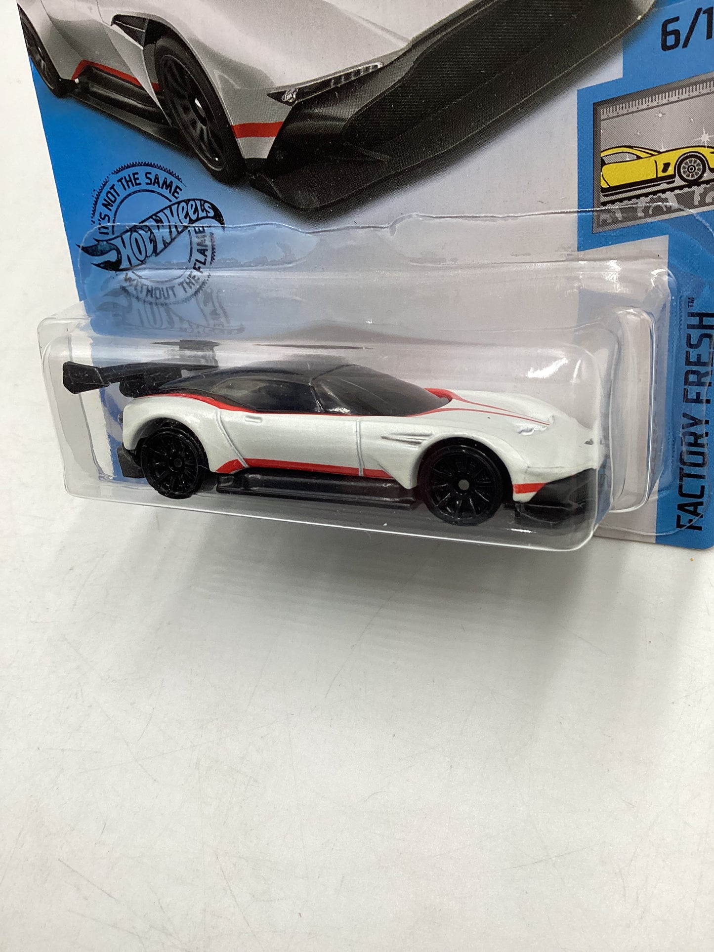 2020 Hot Wheels #088 Aston Martin Vulcan 106C