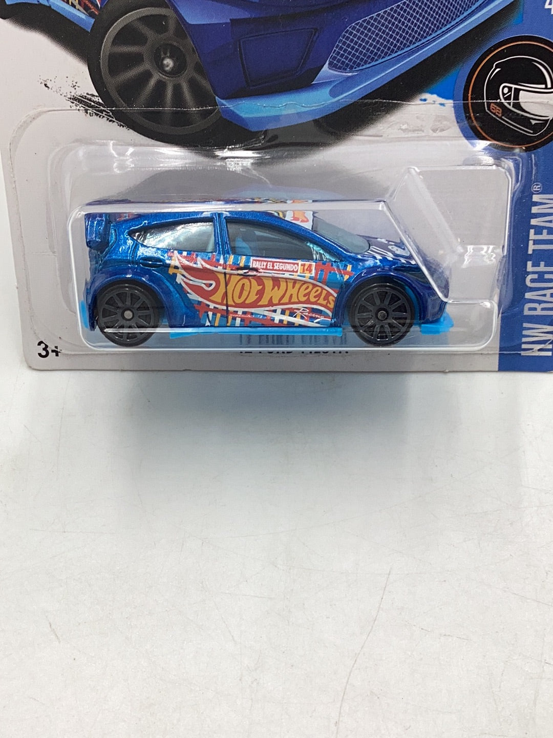 2017 Hot Wheels #210 12 Ford Fiesta 32E