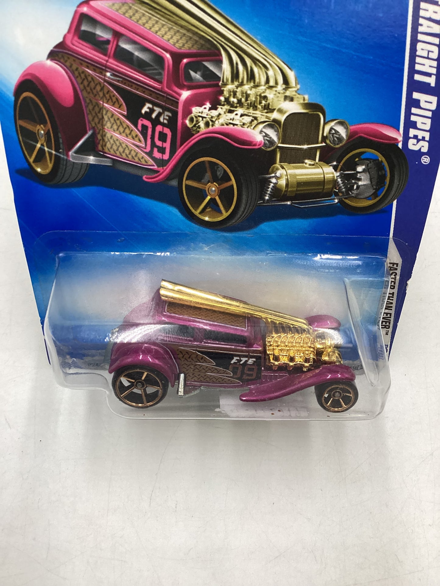 2009 Hot Wheels #132 Straight Pipes Purple Walmart Exclusive 235C