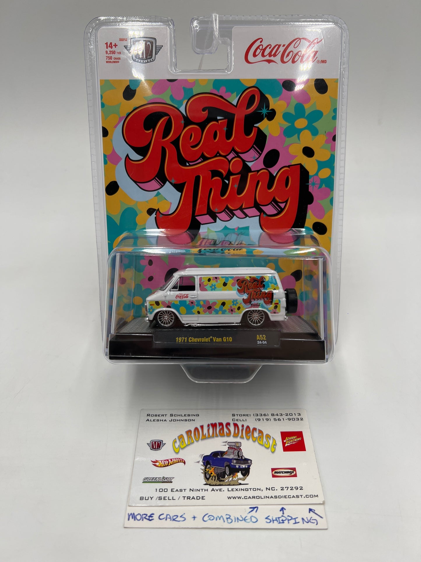 M2 Machines Coca Cola Real Thing 1971 Chevrolet Van G10 White A52 194D