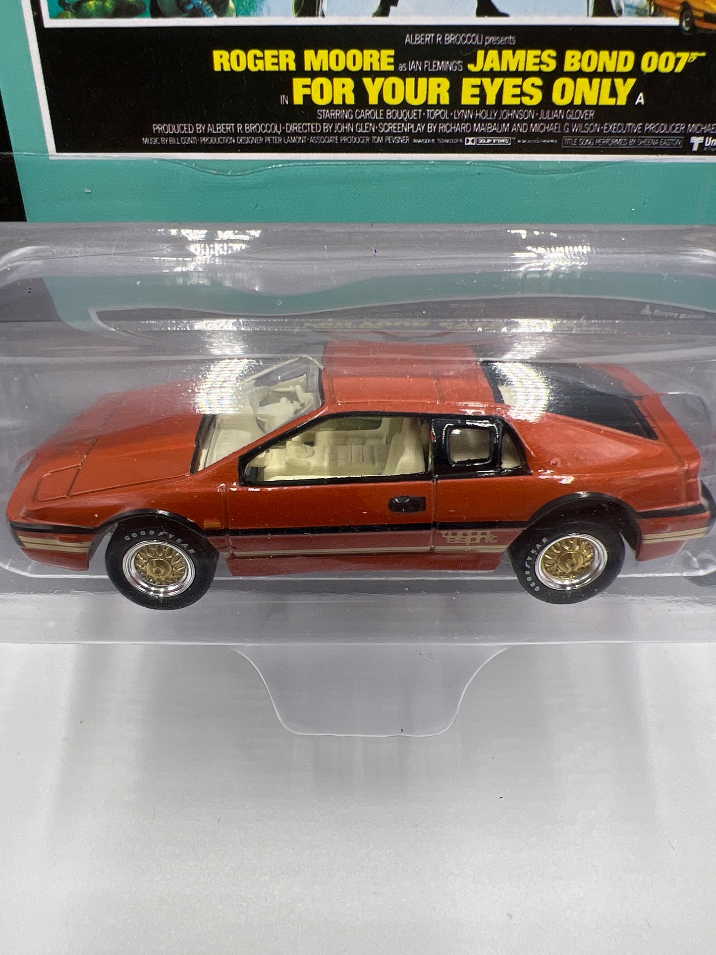 Johnny Lightning Pop Culture 007 60 Years Of Bond Release 1 #2 1980 Lotus Esprit S3 Orange 232D