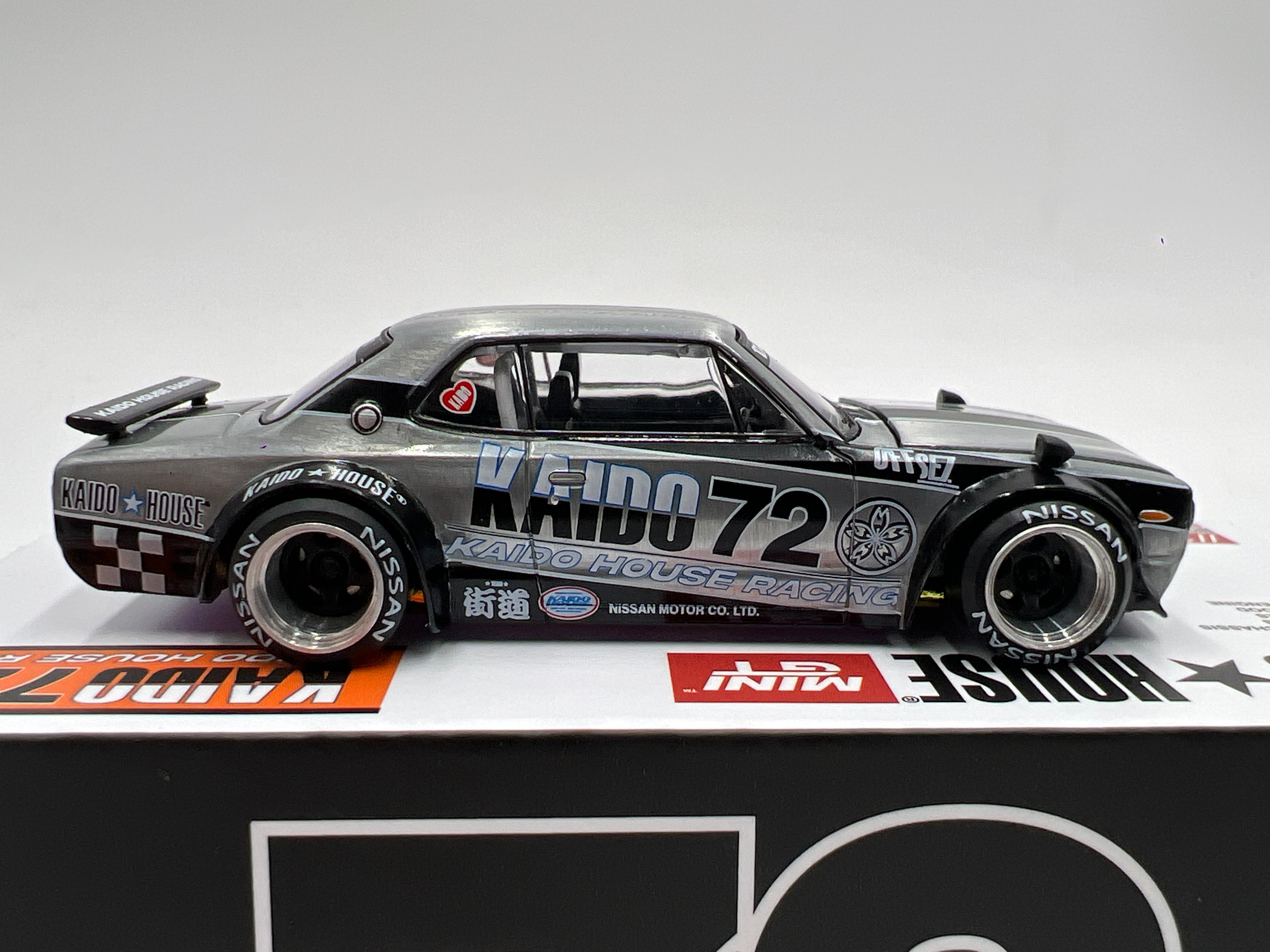 Mini GT Kaido House #195 CHASE Nissan Skyline 2000GT-R KPGC 10