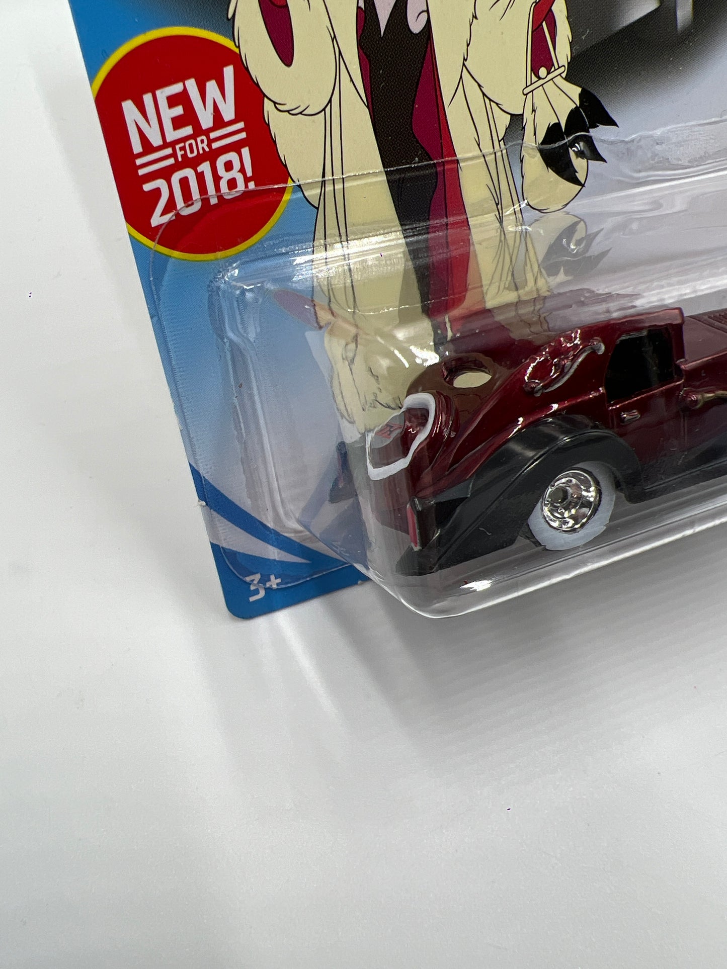 2018 Hot Wheels Super Treasure Hunt Cruella De Vil Red W/Protector