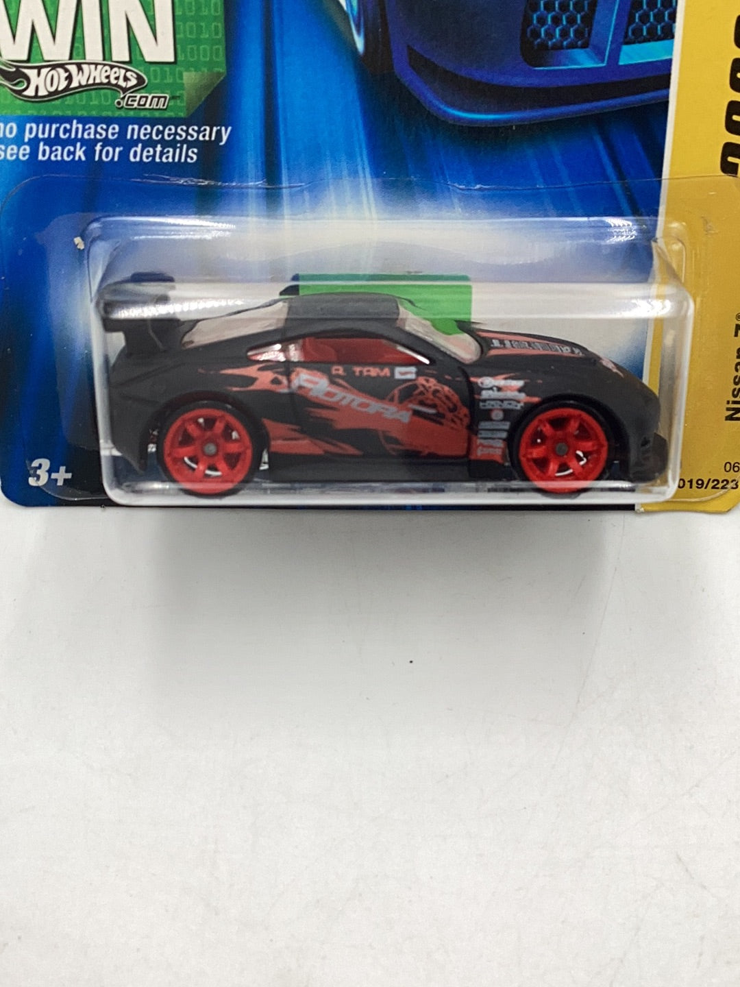 2006 Hot Wheels #19 Nissan Z new model card 80D