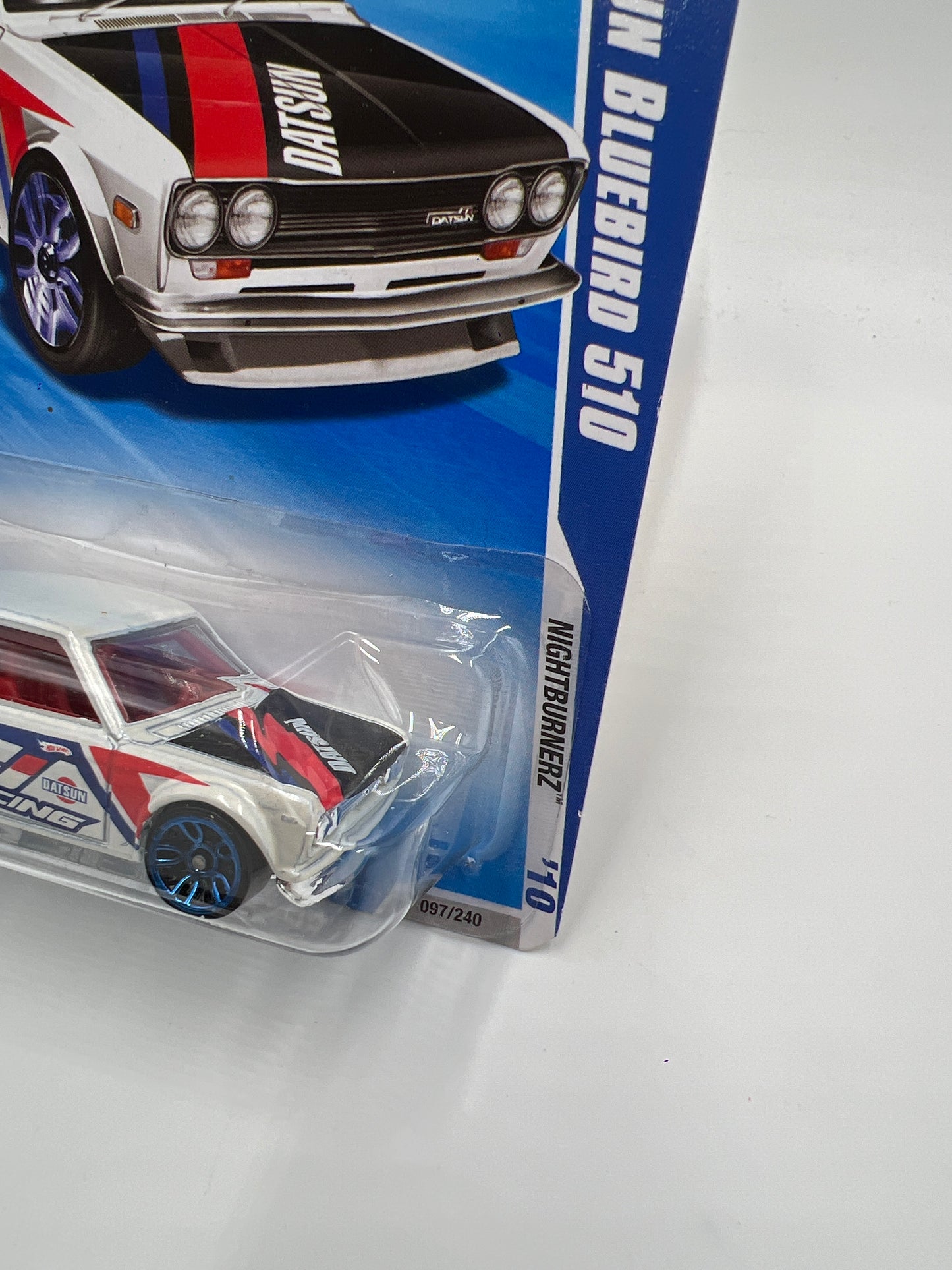 2010 Hot Wheels Nightburnerz #97 Datsun Bluebird 510 White 84A