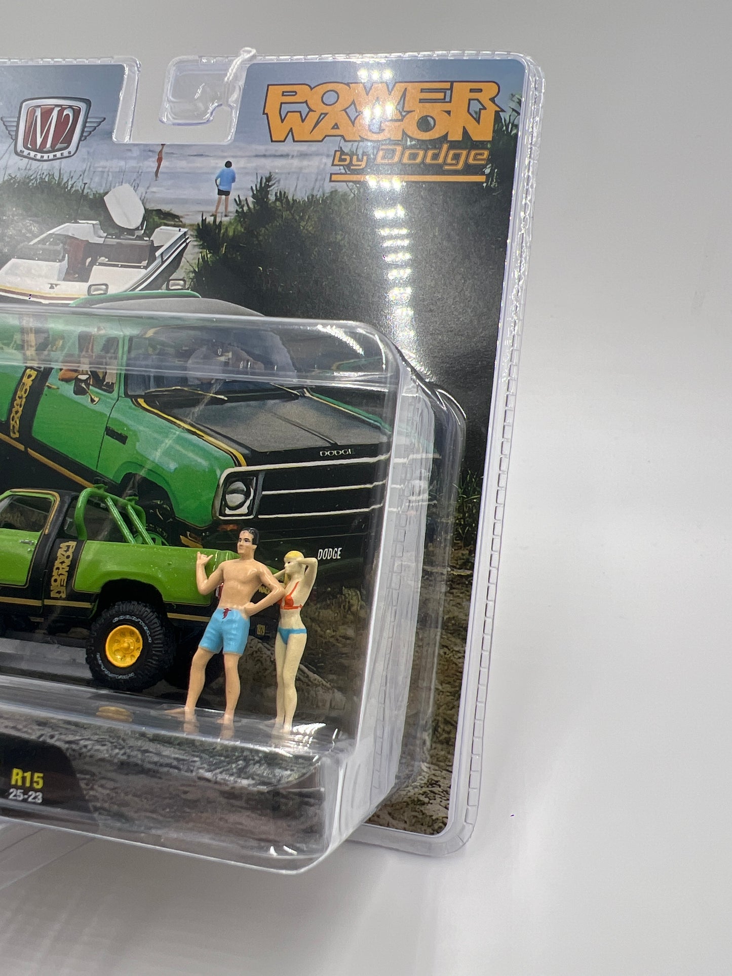 2025 M2 Machines Diorama 1979 Dodge 150 Macho Power Wagon Green R15 197C