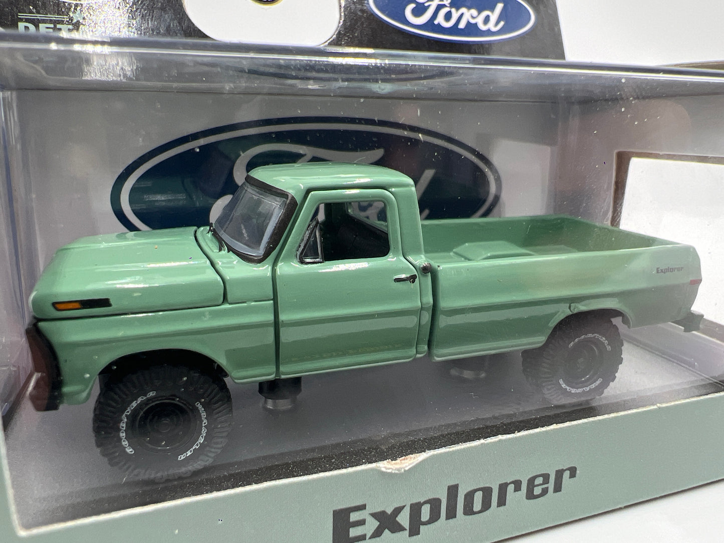 M2 Machines 1972 Ford F-250 Explorer 4x4 Green S101