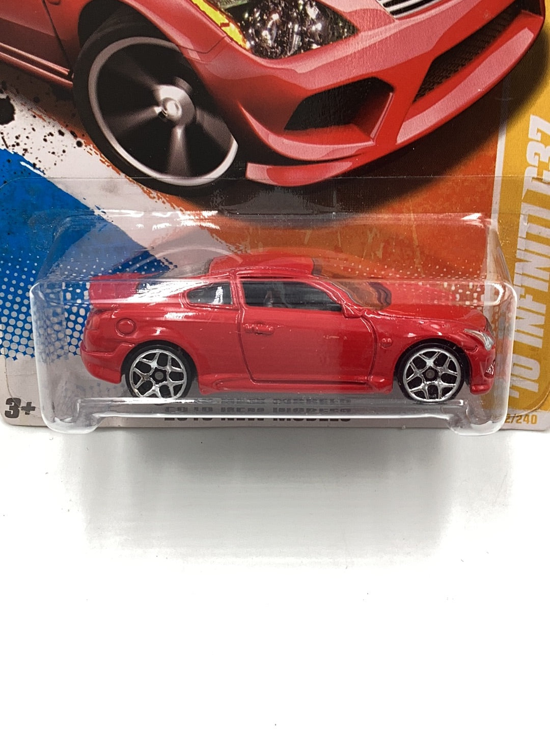 2010 Hot Wheels #32 10 Infiniti G37 red name spelled wrong on base with protector