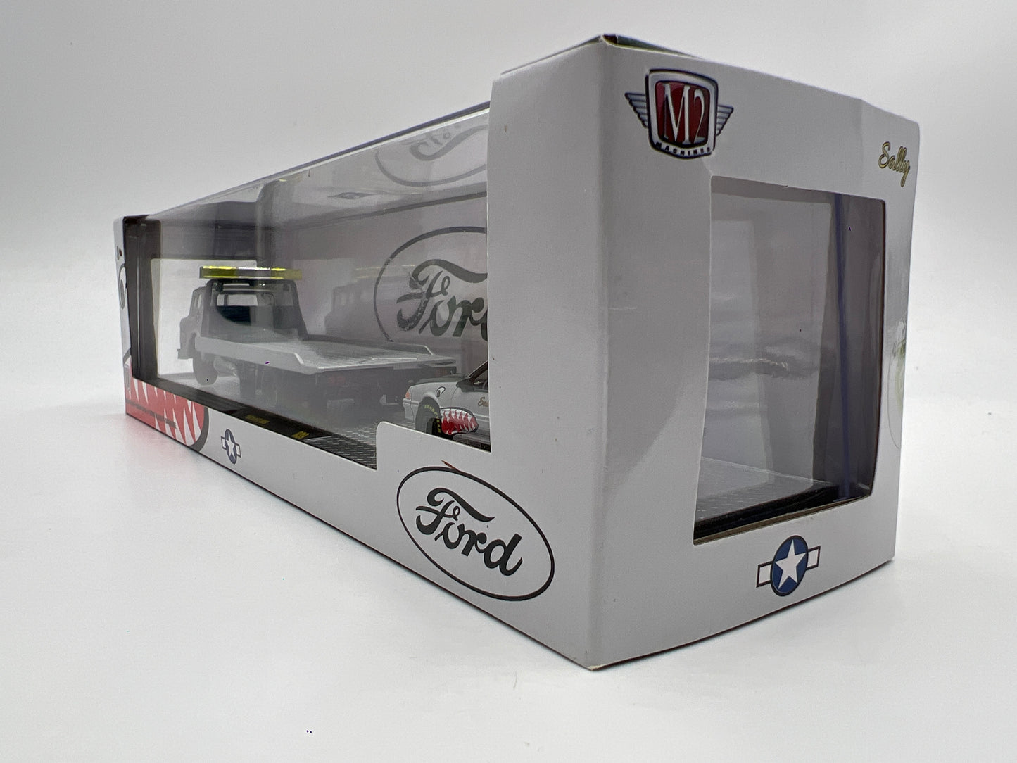 M2 Machines Auto Haulers 1990 Ford C-8000 & 1987 Ford Mustang GT R39