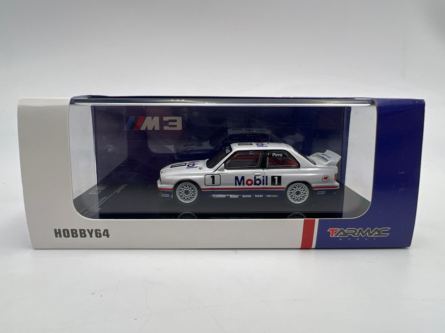 Tarmac Works x Hobby64 BMW M3 E30 Winner Macau Guia Race 1992