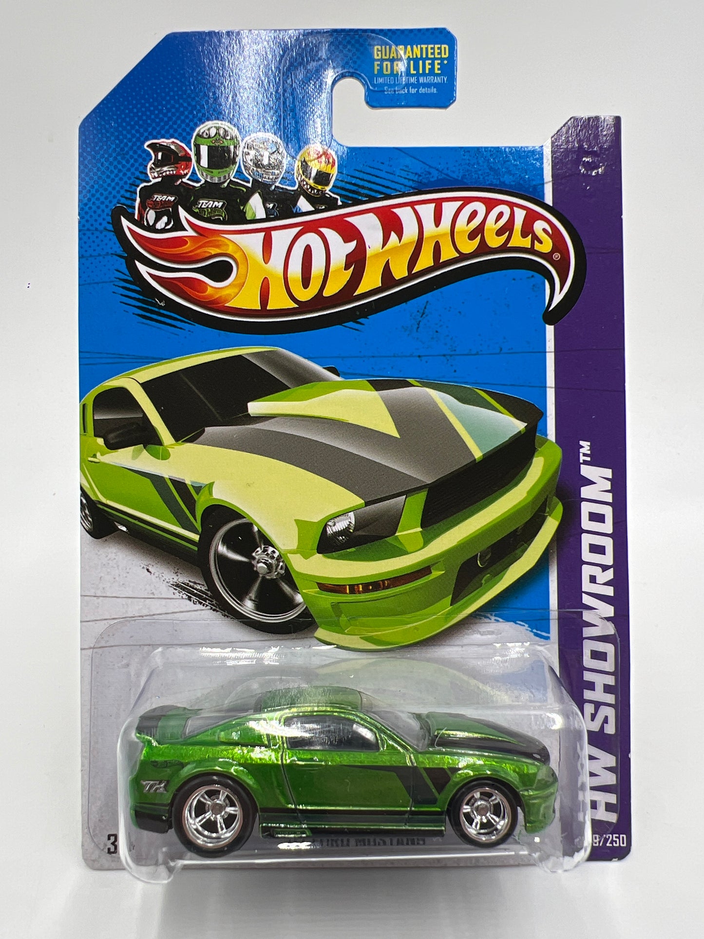 2013 Hot Wheels Super Treasure Hunt #229 07 Ford Mustang Green W/Protector
