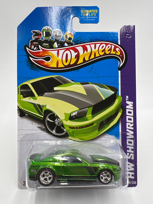 2013 Hot Wheels Super Treasure Hunt #229 07 Ford Mustang Green W/Protector