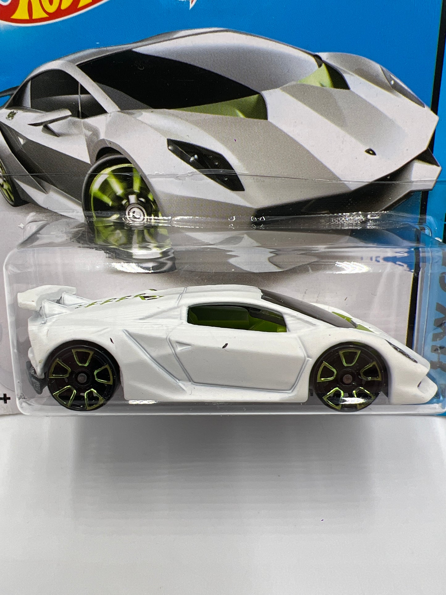 2014 Hot Wheels Short Card City #39 Lamborghini Sesto Elemento White