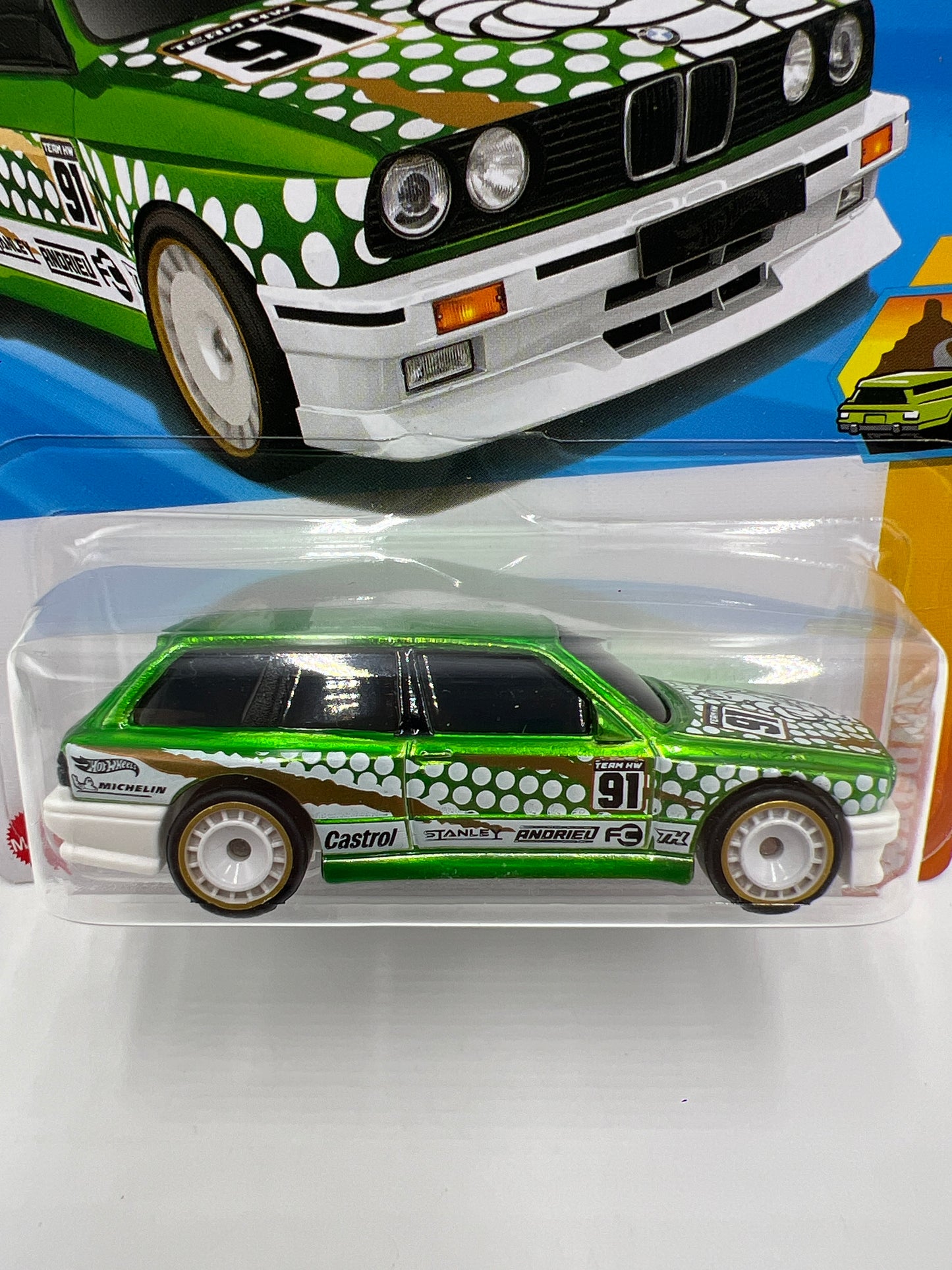 2025 Hot Wheels Super Treasure Hunt #245 BMW M3 Wagon Green W/Protector