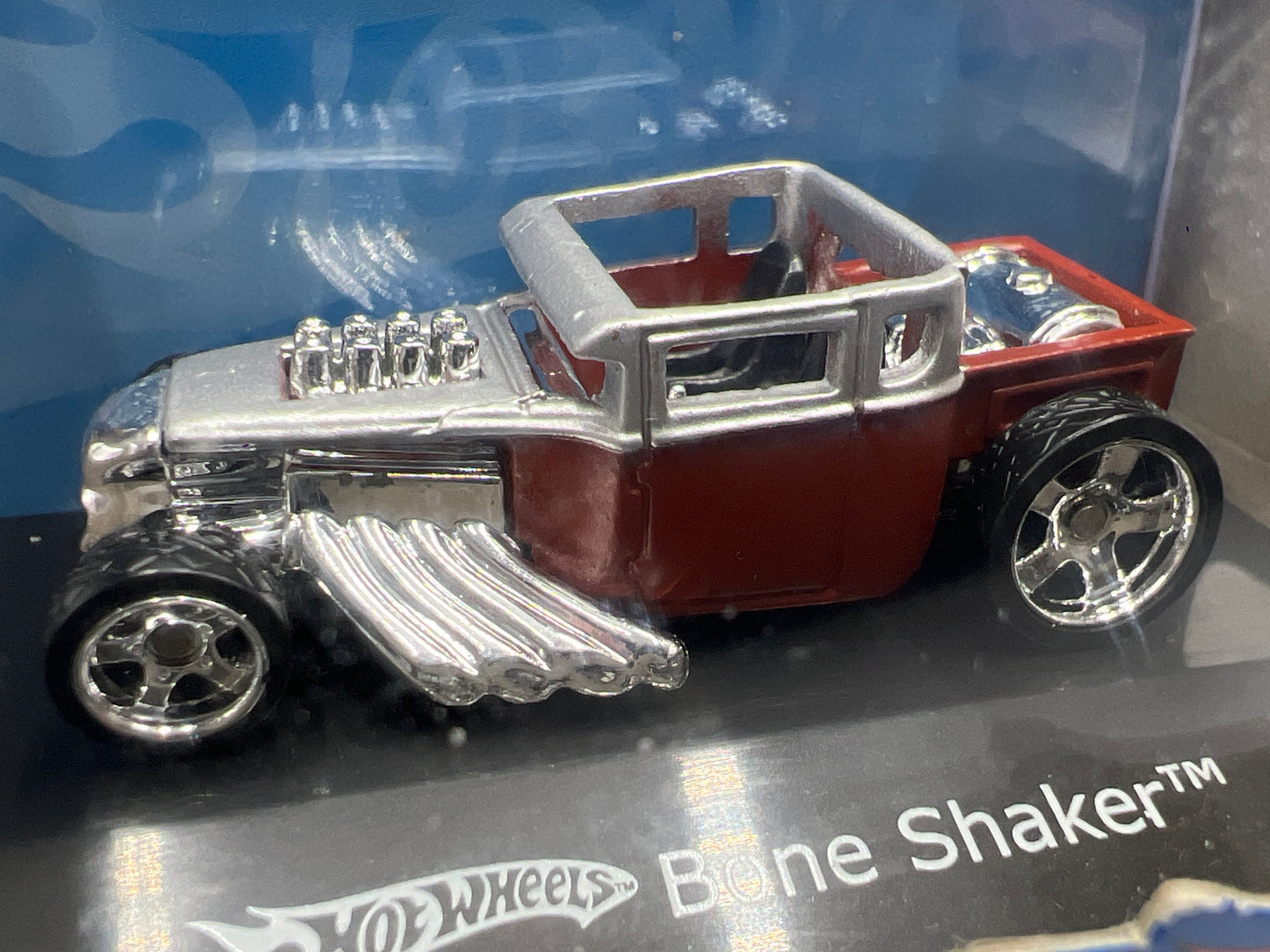Hot Wheels 1:87 Scale Bone Shaker Red/Silver