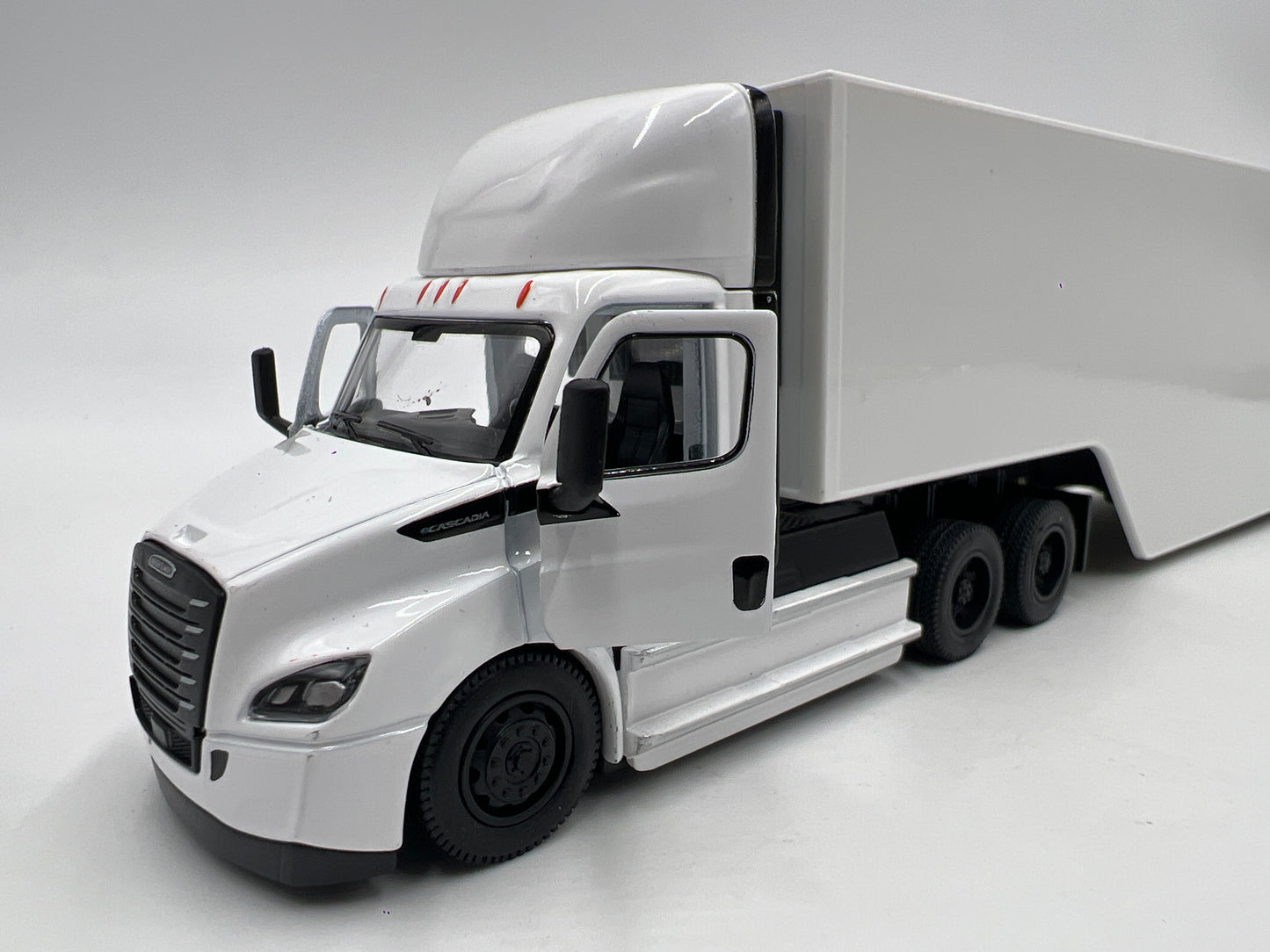 Kinsmart 1/62 Scale Freightliner eCascadia W/Container White