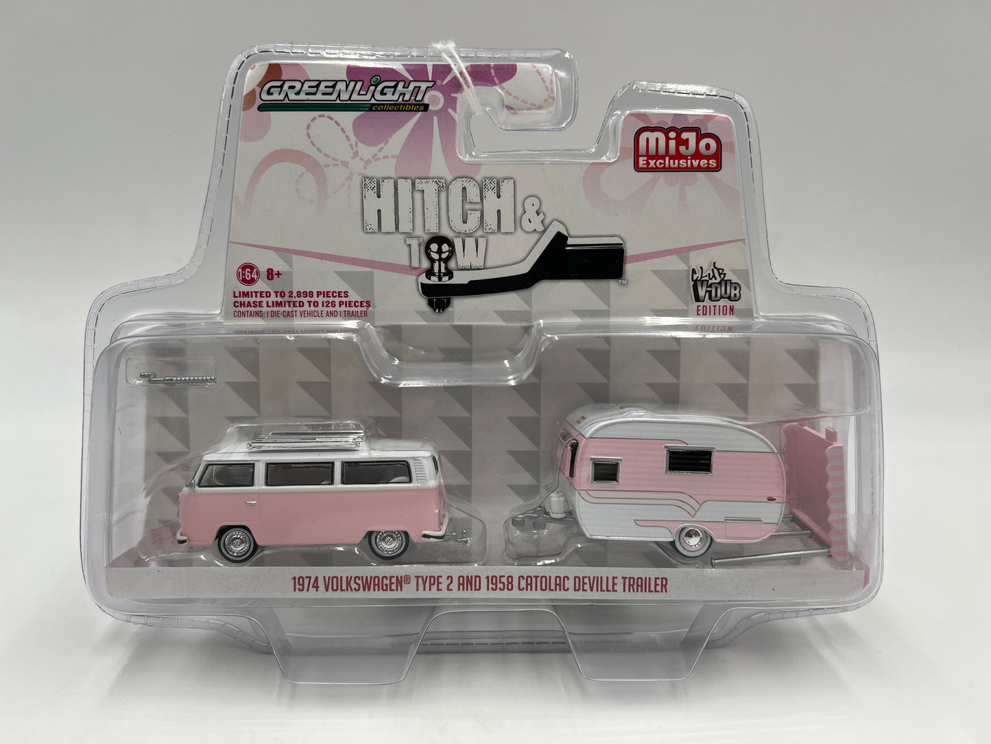 Greenlight Mijo Exclusives Hitch & Tow 1974 Volkswagen Type 2 T2 And 1958 Catolac Deville Trailer Pink VHTF
